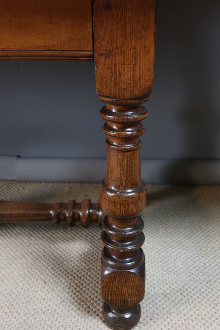 Louis XIII style table with extensions