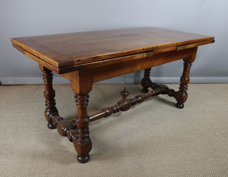 Louis XIII style table with extensions