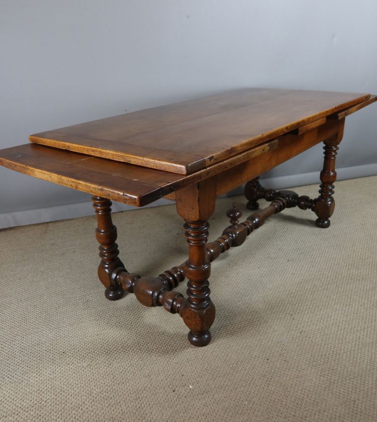 Louis XIII style table with extensions