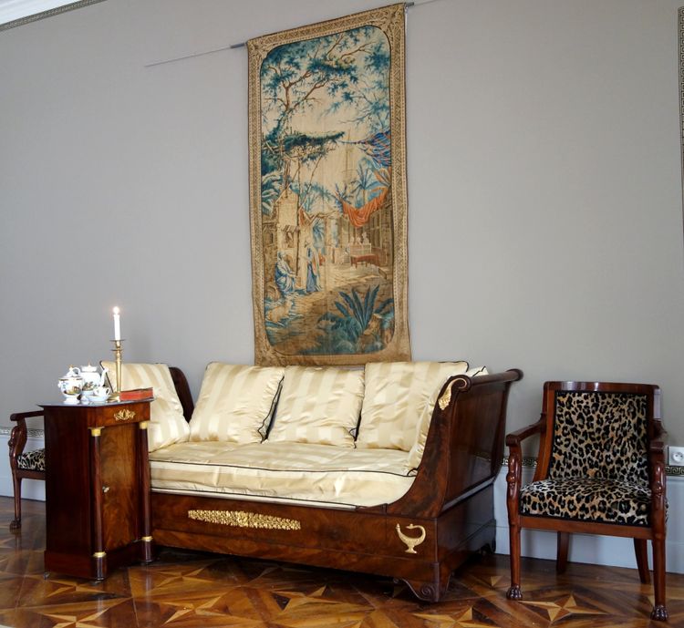 Somno / Comodino in stile Impero con colonne, mogano, bronzi dorati al mercurio, marmo turquin