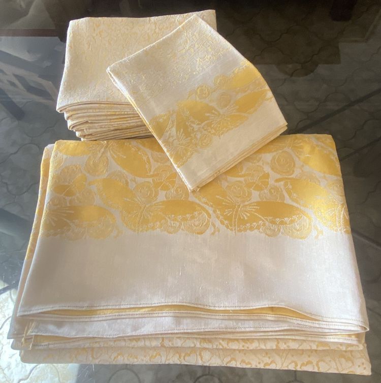 Nappe et ses 12 serviettes de table – reflet or sur fond crème   