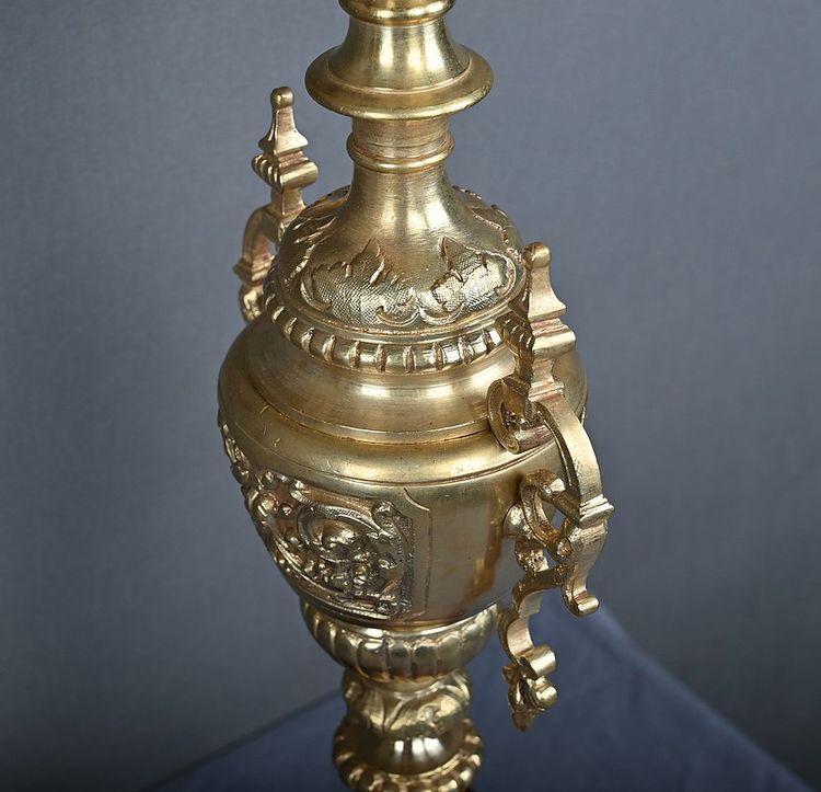 Ein Paar bedeutender Bronzeleuchter im Renaissancestil – 1920