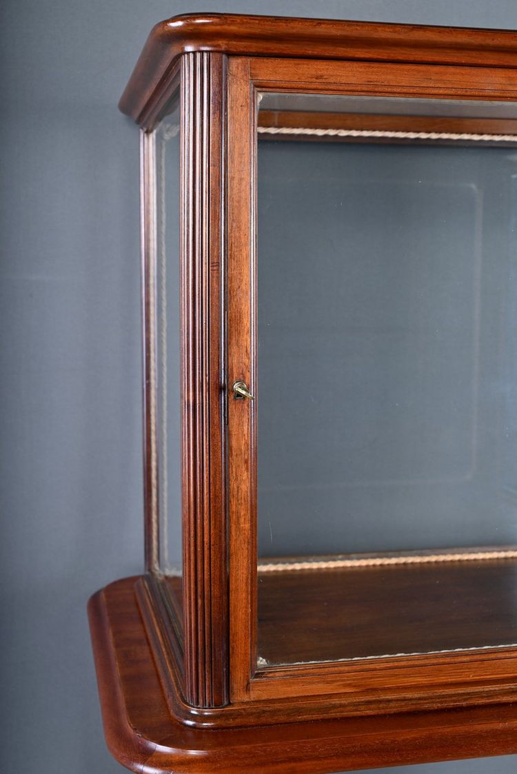 Mahagoni-Vitrine, Jugendstil – 1900