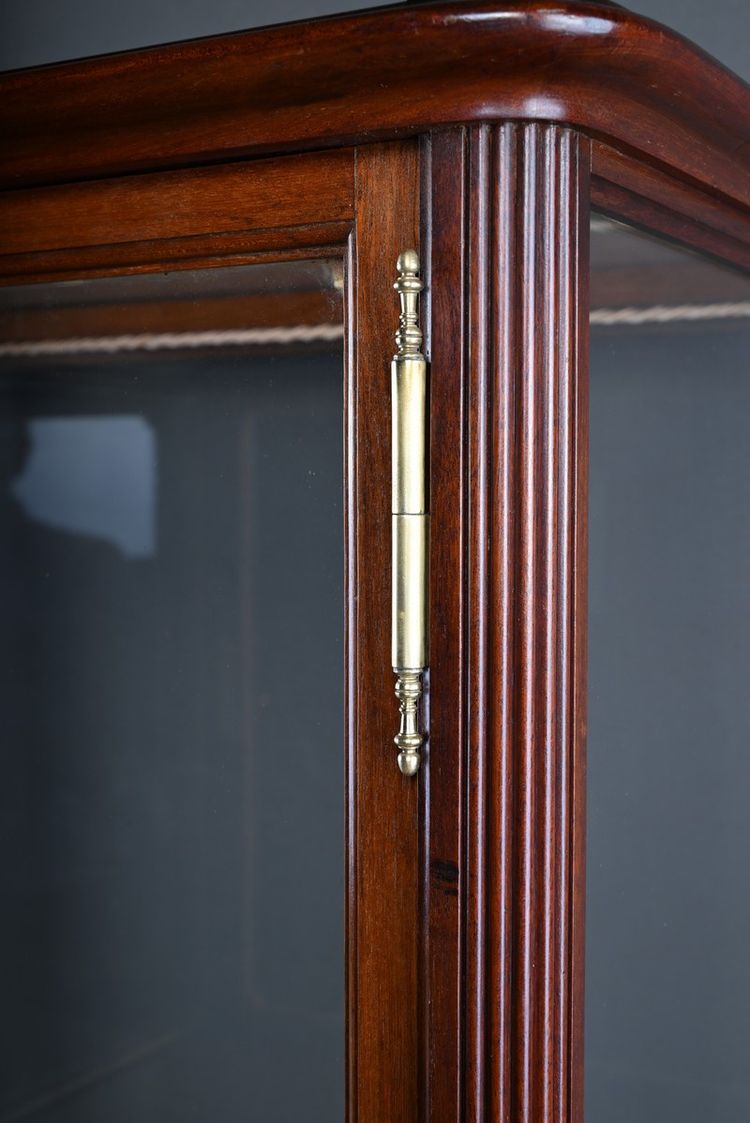 Mahagoni-Vitrine, Jugendstil – 1900