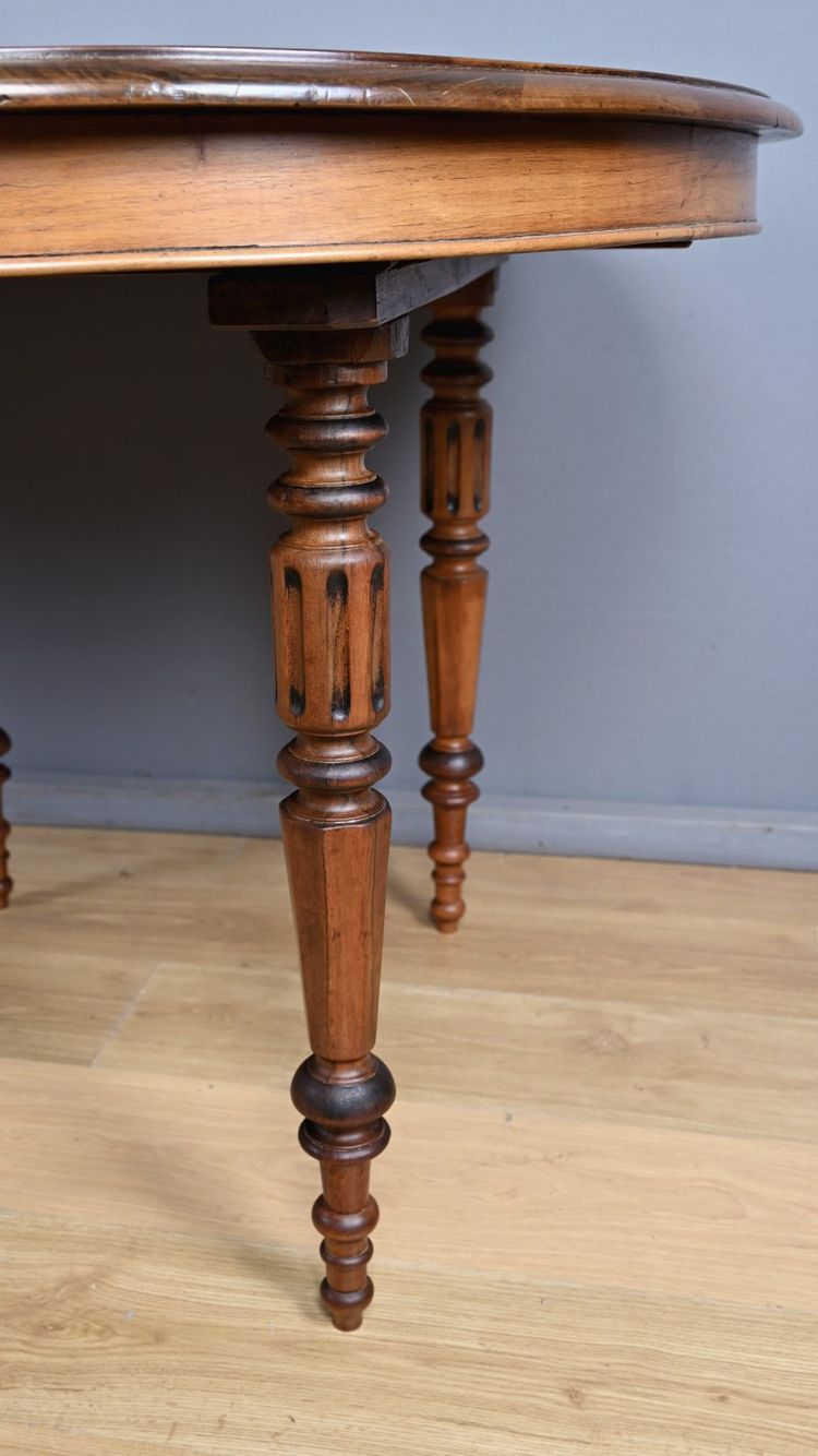 Table à Allonges en Noyer, style Louis-Philippe – Fin XIXe