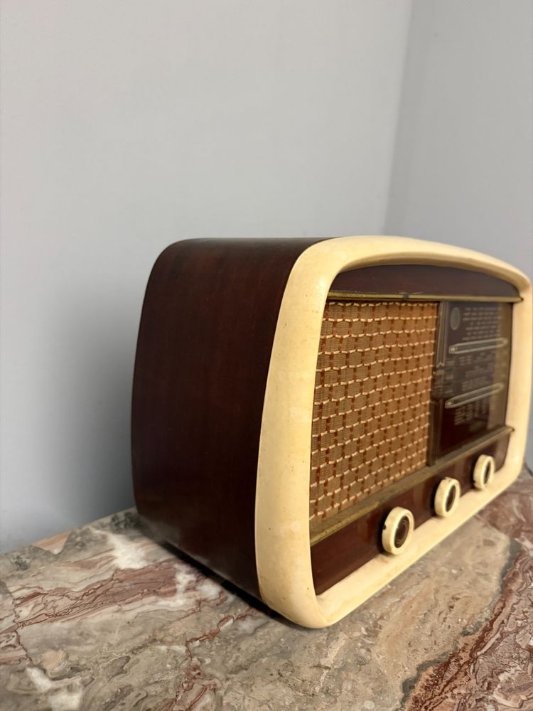 Antica radio a valvole, anni '50, 47x30x18cm Minerva