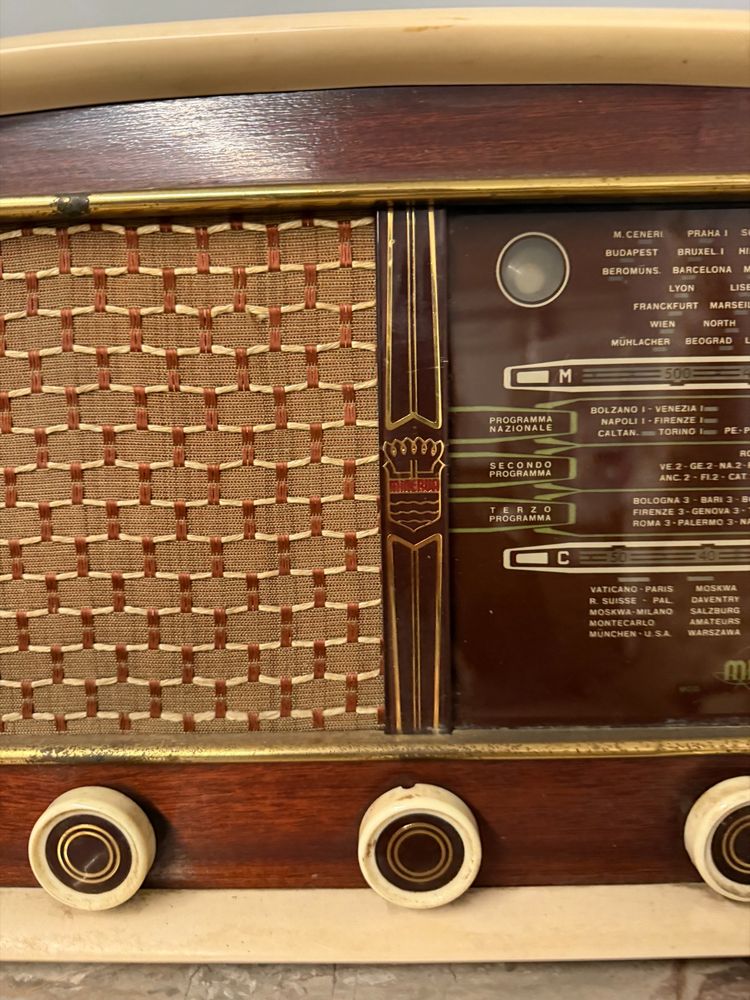 Antica radio a valvole, anni '50, 47x30x18cm Minerva