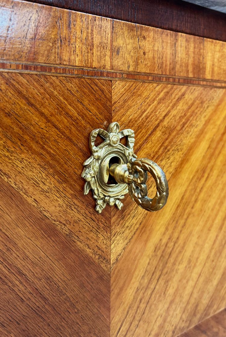 Commode style transition en marqueterie estampillé FRANCOIS DAIDÉ