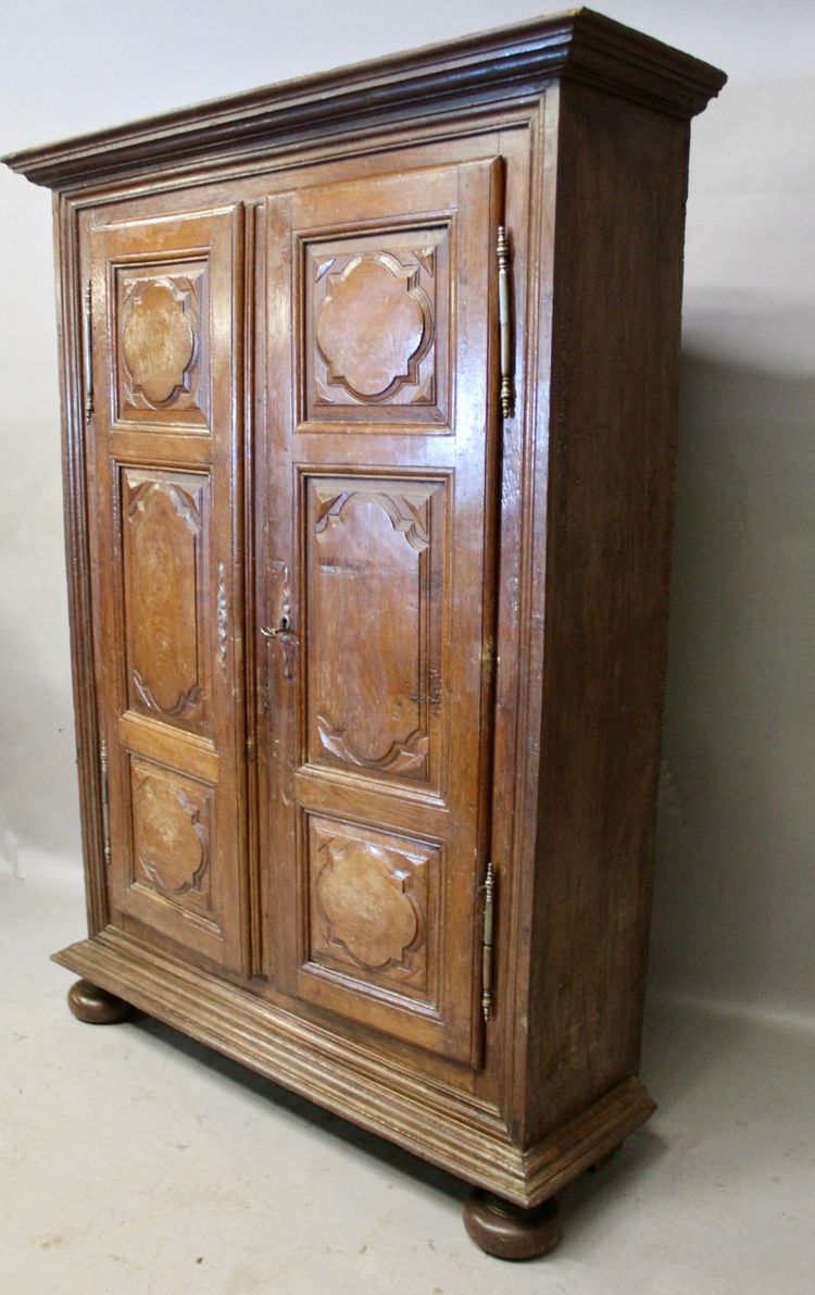 Armoire Louis XIII, petites proportions