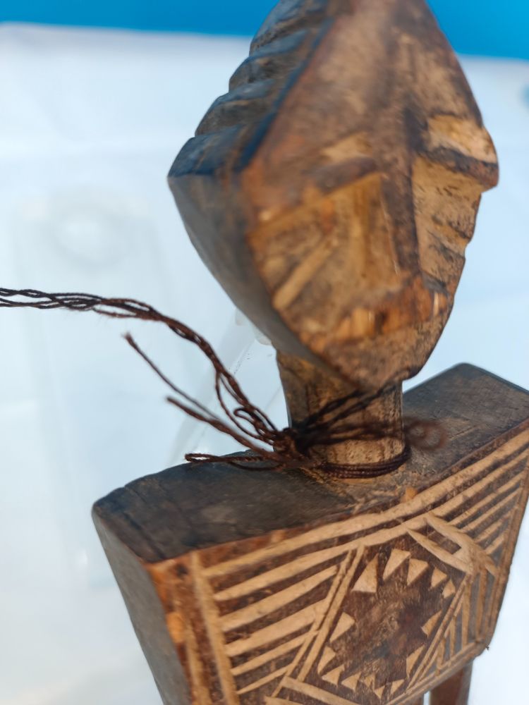 Figürlicher Kamm mit Griff – Luba aus Ober-Katanga oder Kasai