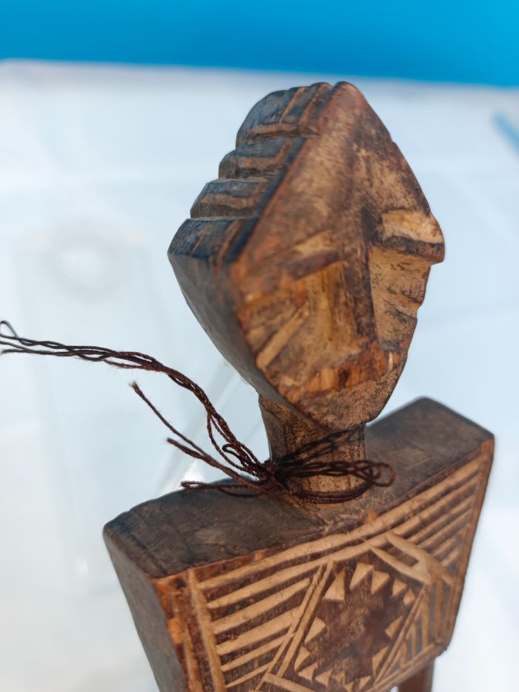 Figürlicher Kamm mit Griff – Luba aus Ober-Katanga oder Kasai