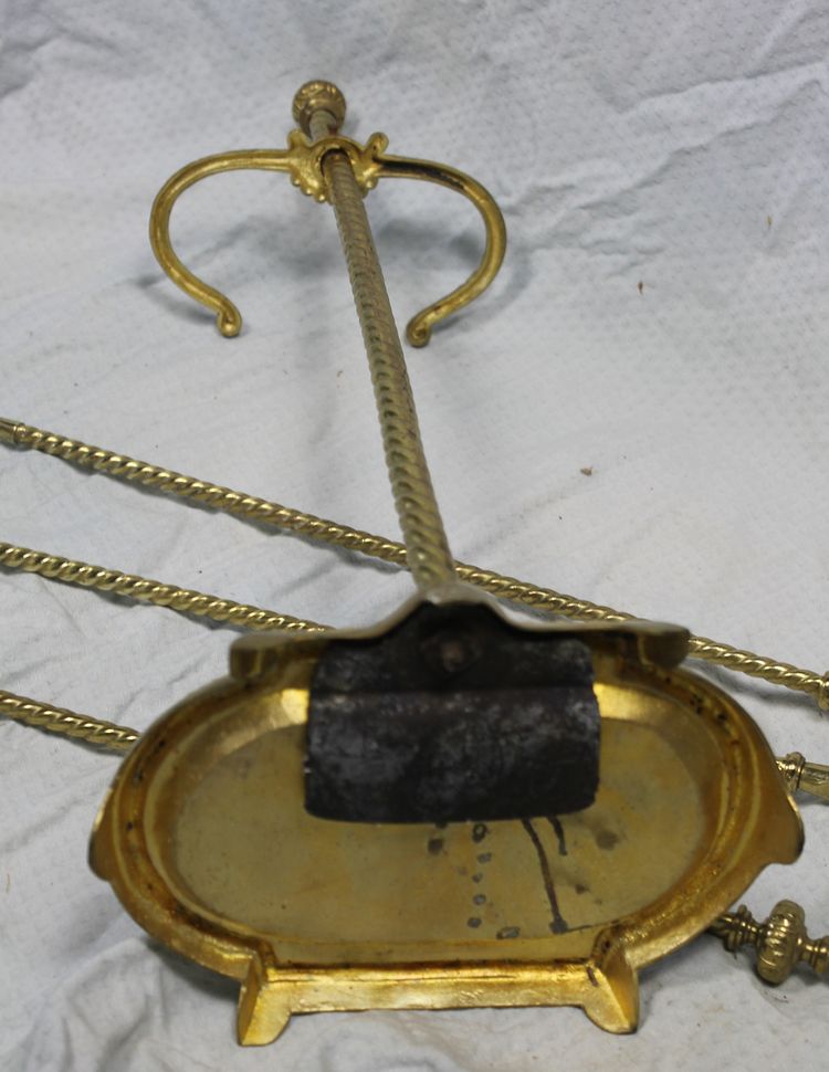 Serviteur de cheminée en bronze de style Louis XVI époque 19ème