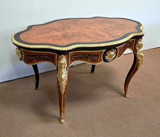 Table Violonée en bois précieux, époque Napoléon III – Milieu XIXe 