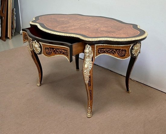 Table Violonée en bois précieux, époque Napoléon III – Milieu XIXe 