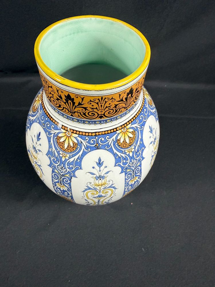 Magnificent Sarreguemines vase circa 1880