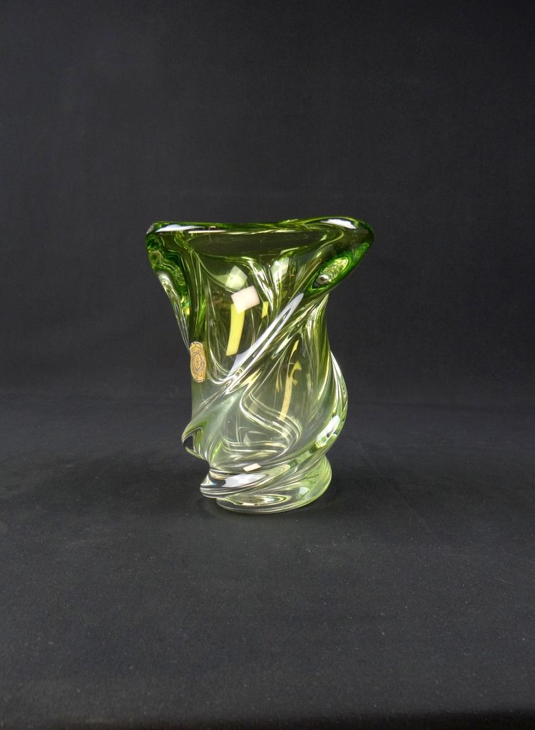 Val Saint Lambert crystal vase with two-tone twisted shape "Wave" model
