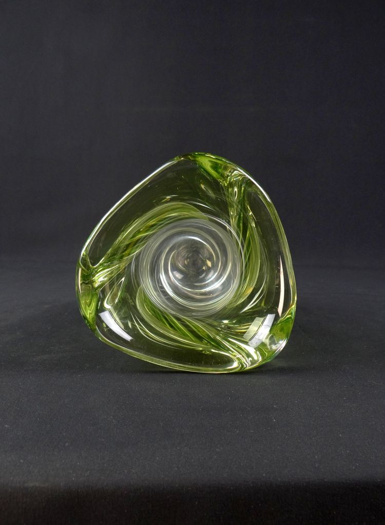 Val Saint Lambert crystal vase with two-tone twisted shape "Wave" model