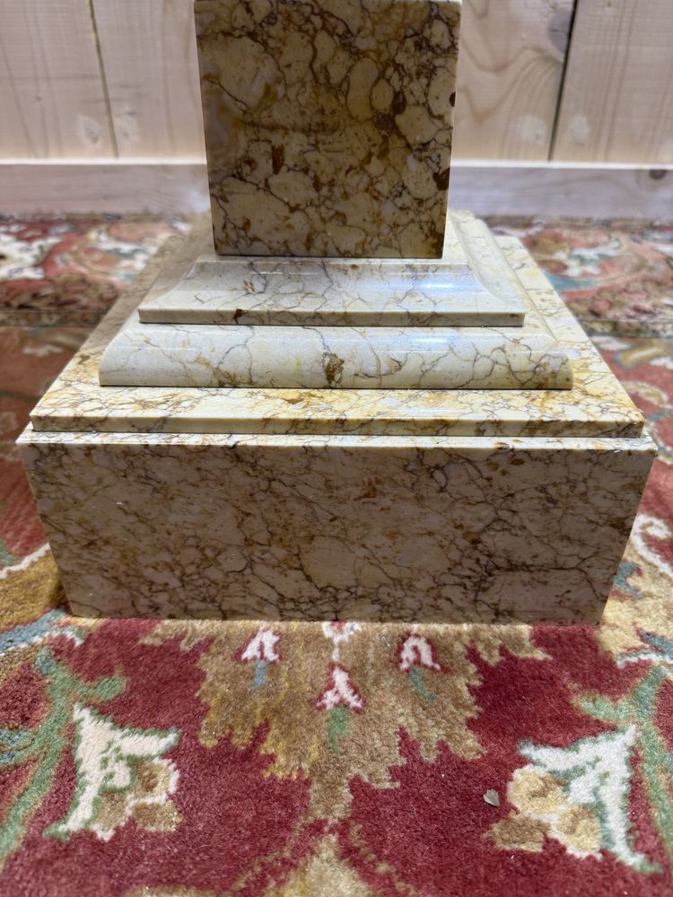 Bolster - Marble presentation column