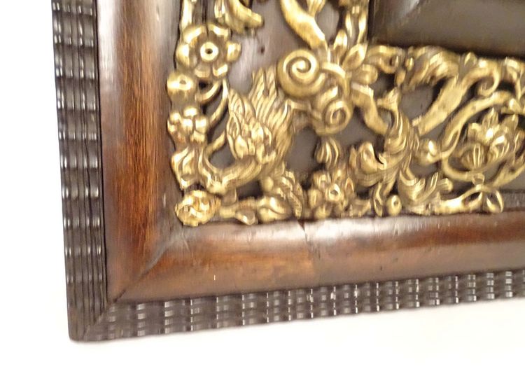 Specchio Luigi XIV, ottone repoussé, noce, palissandro, fiori e uccelli XVIII secolo