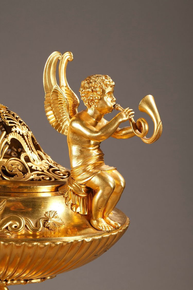 Centre de table brûle-parfum en bronze doré et marbre, époque Empire