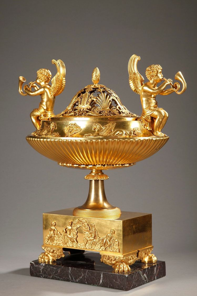 Centre de table brûle-parfum en bronze doré et marbre, époque Empire