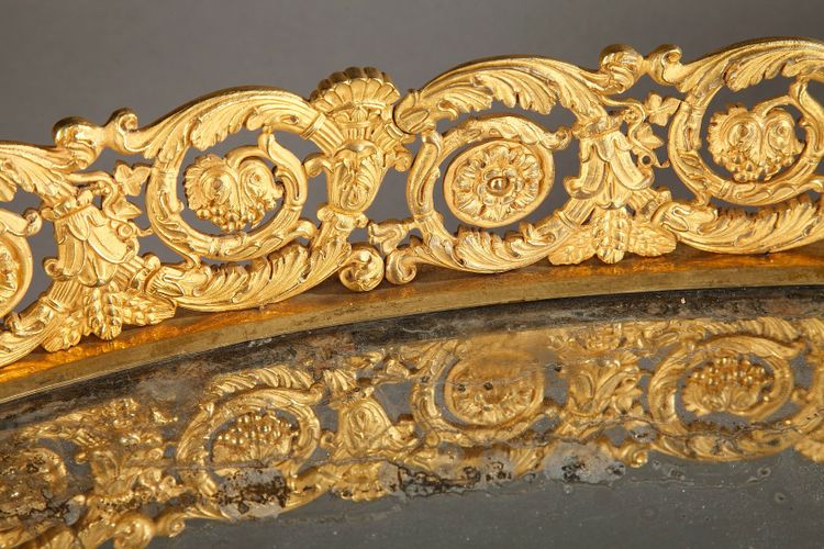 Grand centre de table en bronze doré d'époque Restauration