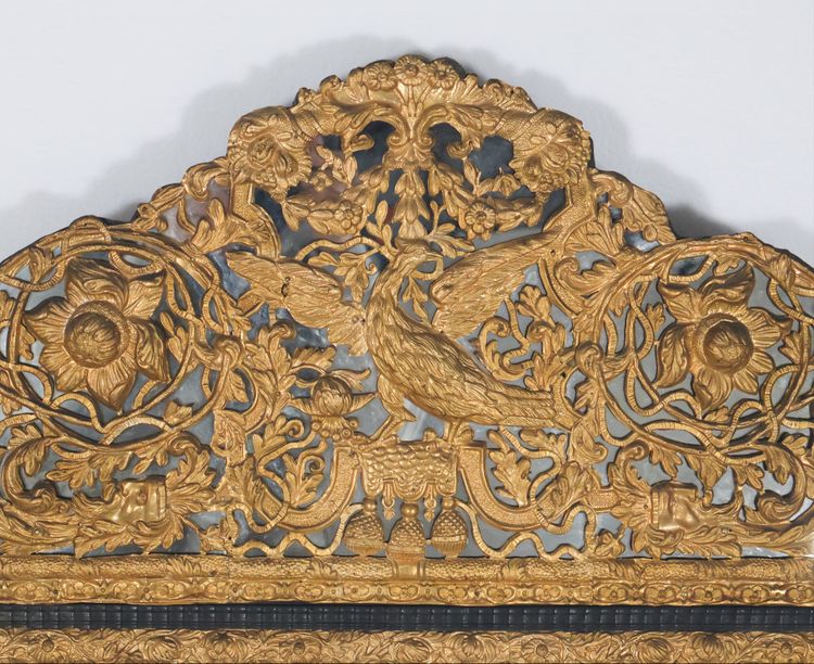 Specchio in stile Luigi XIV con perle di smalto 1870 ca.