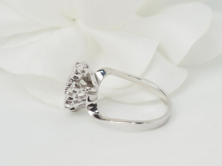 Anello vintage in oro bianco e diamanti