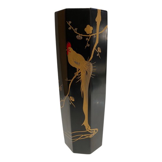 JAPANESE LACQUERED VASE...