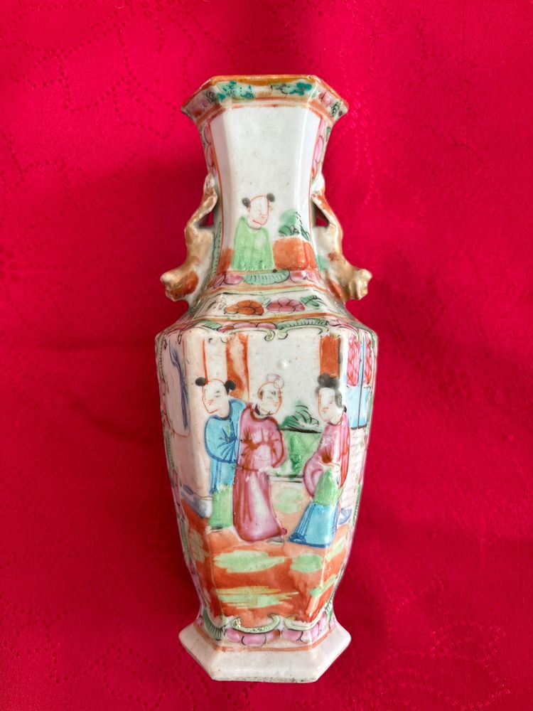 Small Chinese vase