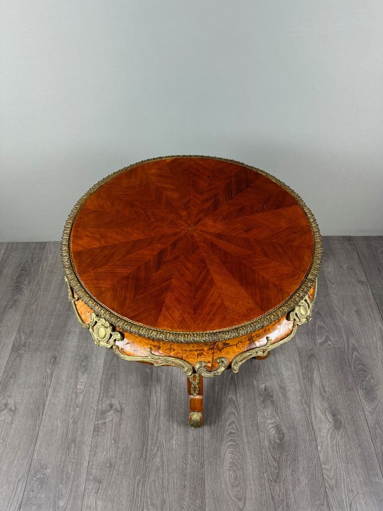 Table guéridon de style Louis XV, XXe siècle
