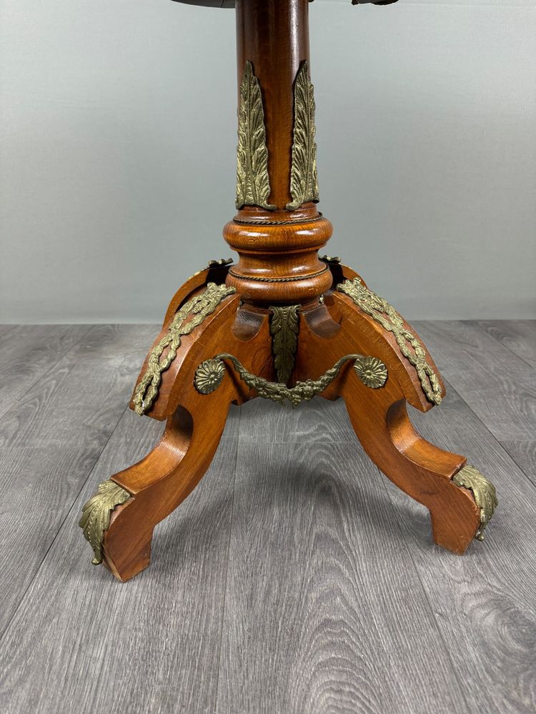 Table guéridon de style Louis XV, XXe siècle