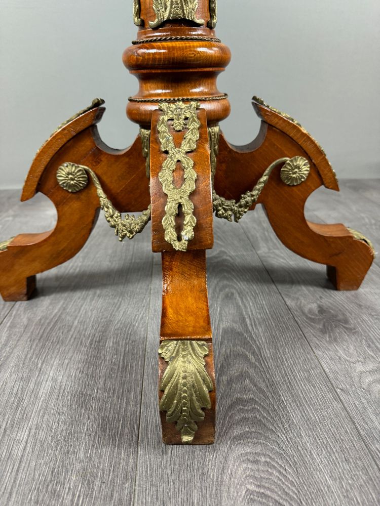 Table guéridon de style Louis XV, XXe siècle