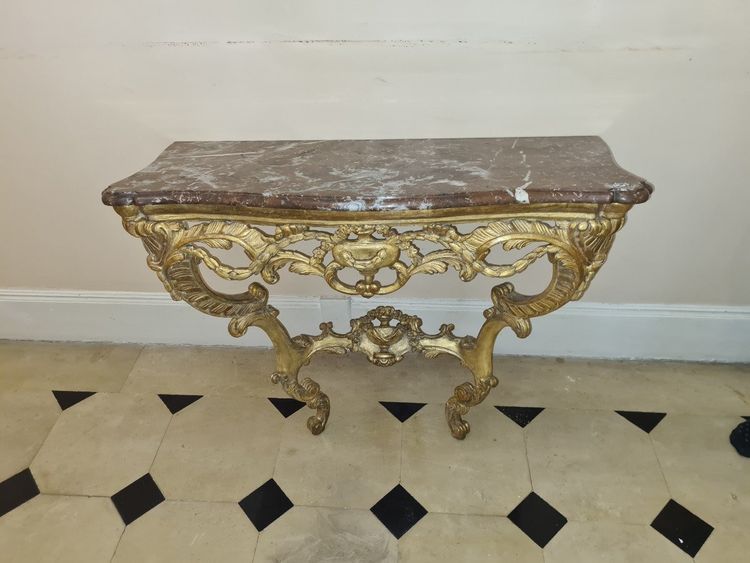 Console en bois doré époque Louis XV