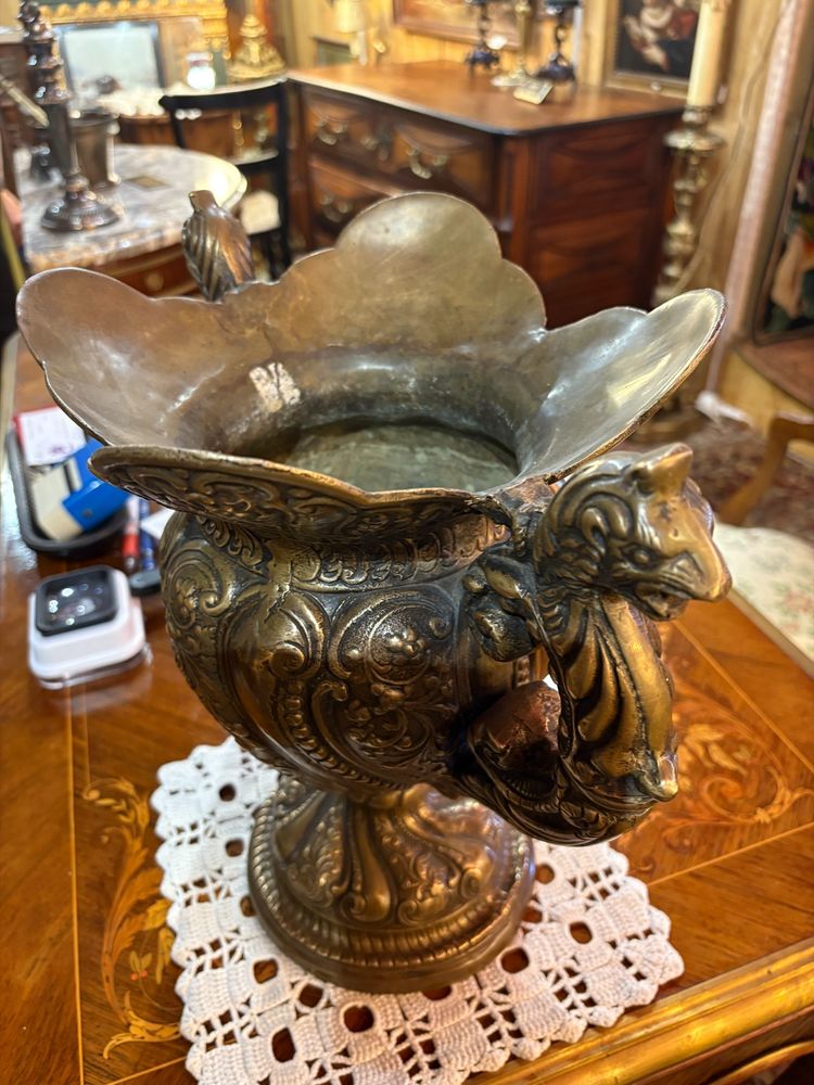 Bronze cup, 18th century