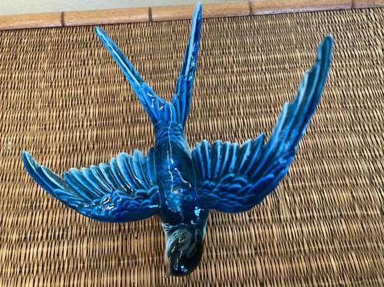 Swallow in Saxony porcelain