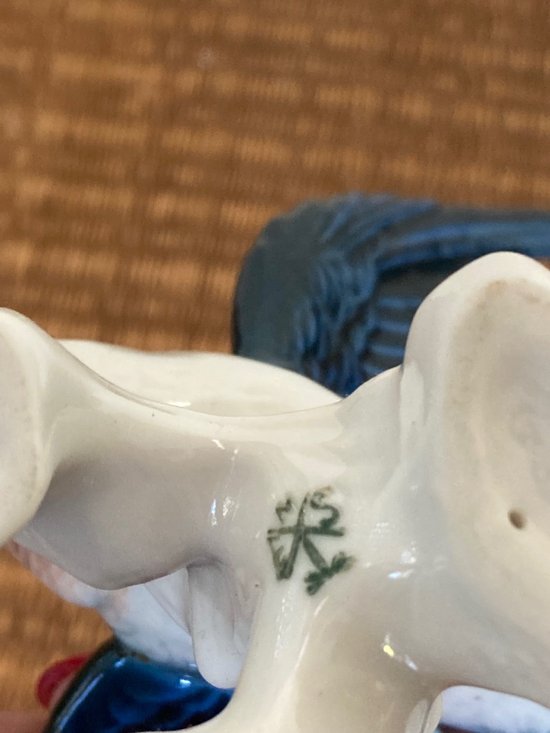 Swallow in Saxony porcelain