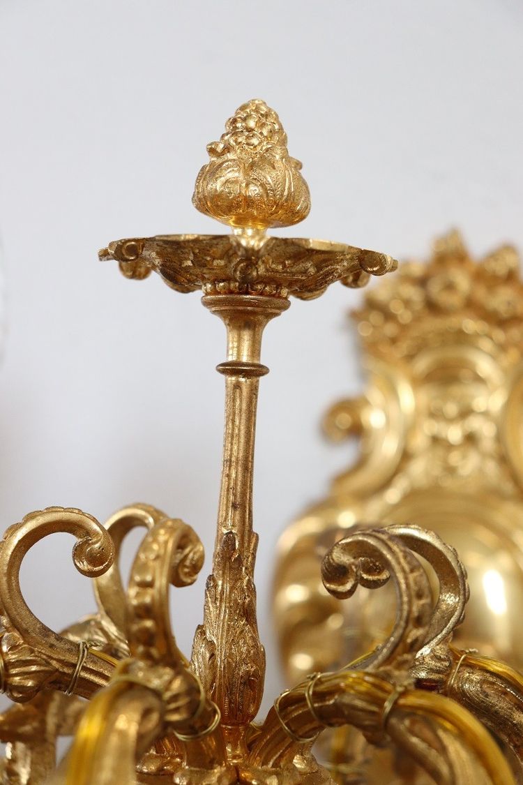 Antique Style Refined Pair of Wall Lights in Bronze