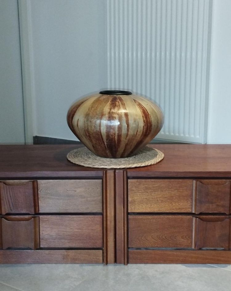 Large vase, bowl, vase-pot, particularly original leaf-based pottery