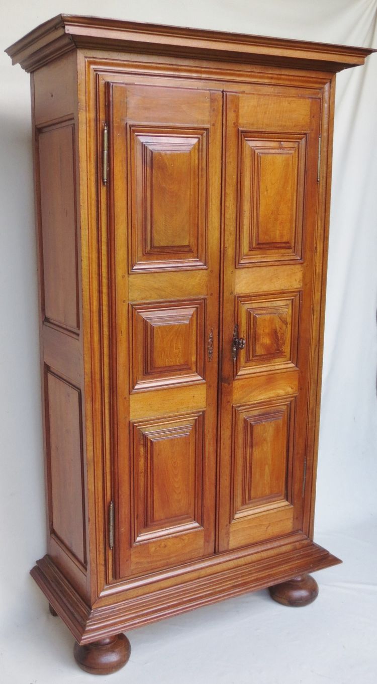 Walnut armoirette, 17th century.