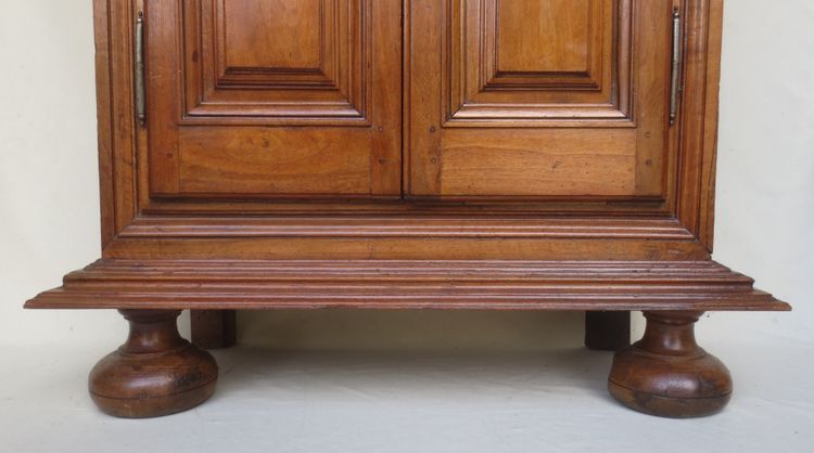 Walnut armoirette, 17th century.