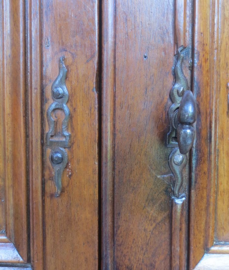 Walnut armoirette, 17th century.