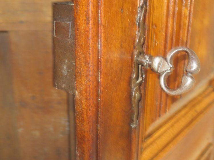 Walnut armoirette, 17th century.