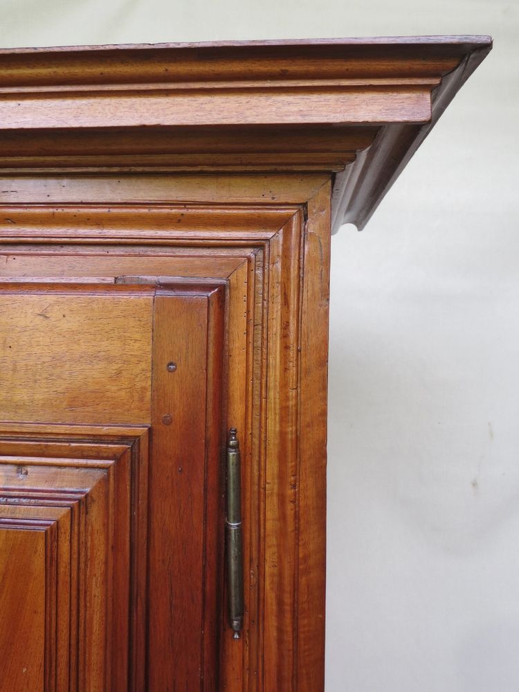 Walnut armoirette, 17th century.