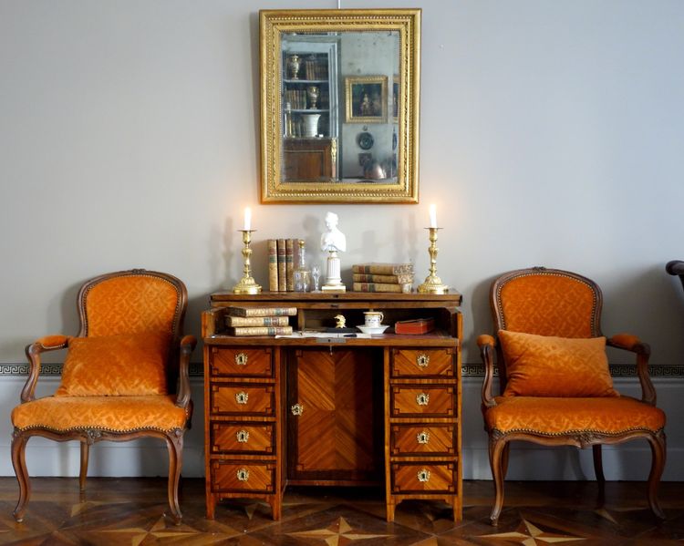 Paire de fauteuils cabriolets d'époque Louis XV en velours frappé - XVIIIe siècle