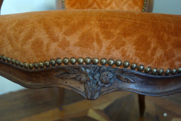 Paire de fauteuils cabriolets d'époque Louis XV en velours frappé - XVIIIe siècle