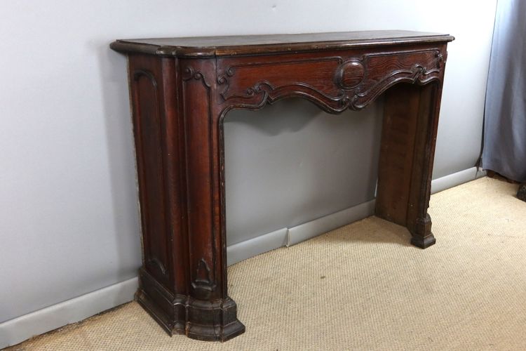 Oak mantel from the 19th century