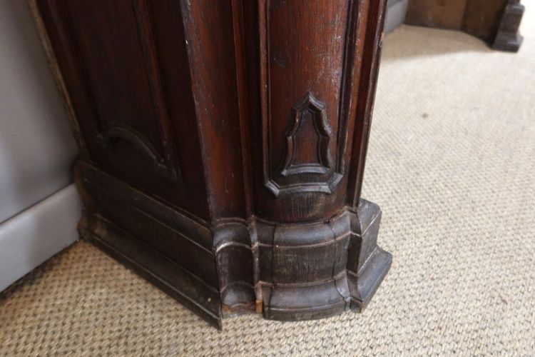 Oak mantel from the 19th century