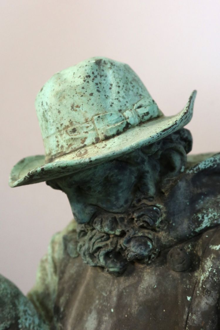 Bronze sculpture "Shepherd and his lamb" dated 1905 and signed