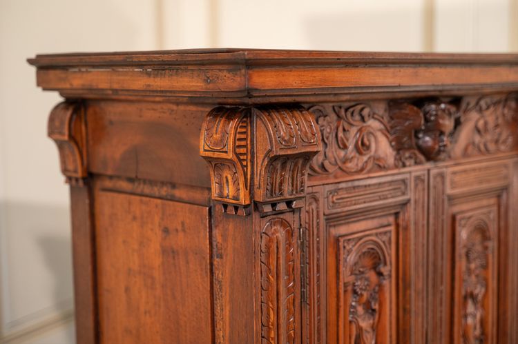Piccolo buffet in stile rinascimentale